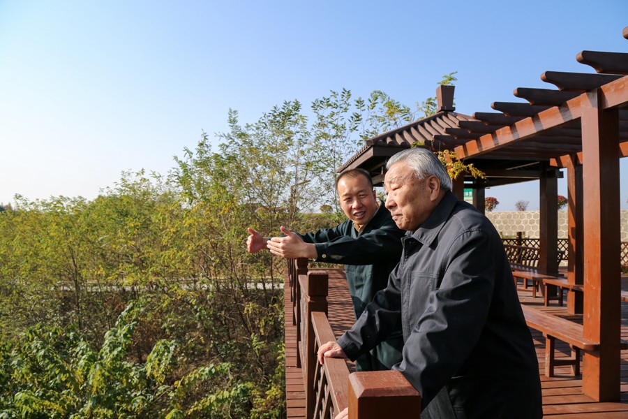 21-2019年10月，國家水利部原副部長王守強參觀金徽股份時盛贊：金徽股份是綠色礦山、文明礦山、美麗礦山。.jpg