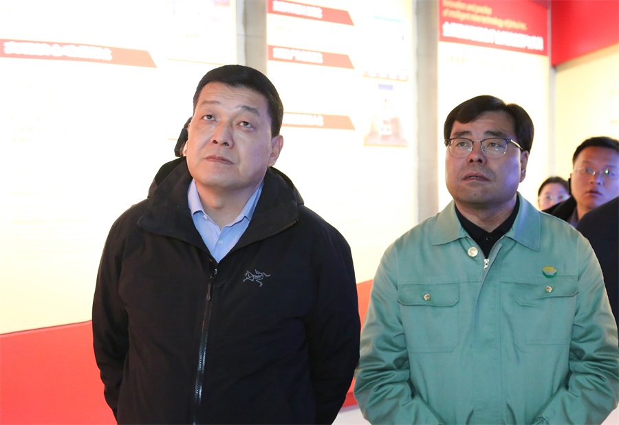38-2023年12月，民建甘肅省委員會主任委員，全國政協(xié)委員，甘肅省政協(xié)常委，省生態(tài)環(huán)境廳廳長，省核安全局局長葛建團蒞臨金徽股份調(diào)研。.jpg