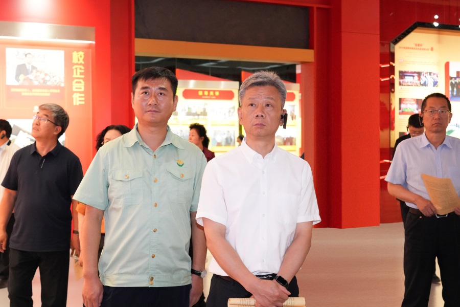 2024.06.23全國政協(xié)委員、省政協(xié)副主席、民盟甘肅省委會主委劉仲奎蒞臨金徽股份調(diào)研.jpg