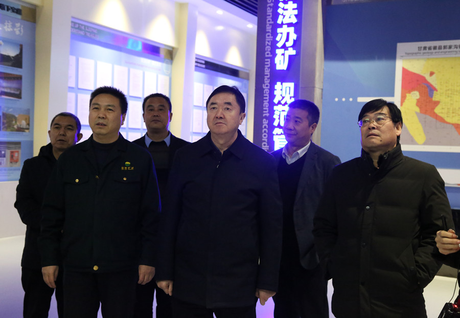48-2020年12月，省林草局副局長田葆華蒞臨公司調(diào)研林業(yè)資源管理及護林防火工作。.jpg