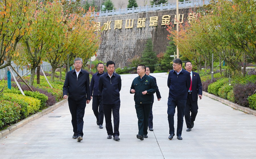 29-2021年10月，甘肅省高級人民法院院長張海波蒞臨公司調(diào)研。.jpg