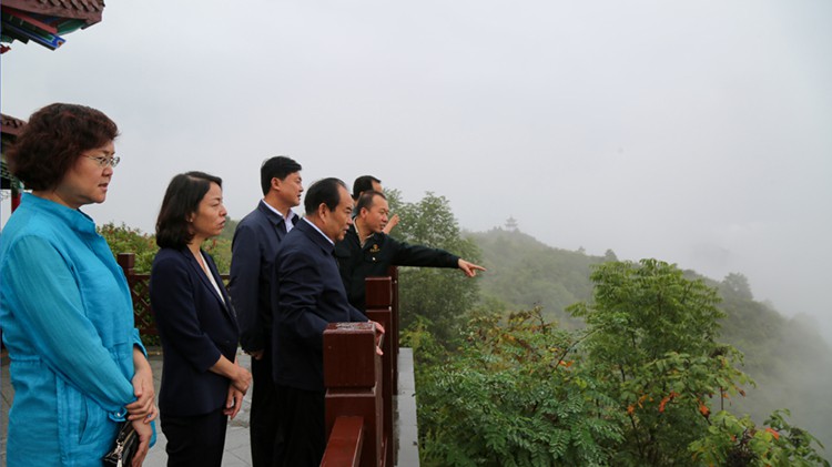 省市場(chǎng)監(jiān)督管理局黨組書記、局長(zhǎng)王忠習(xí)調(diào)研金徽股份