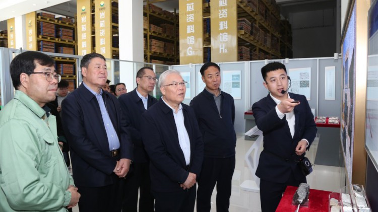 全國政協(xié)常委、省政協(xié)副主席尚勛武蒞臨金徽股份調(diào)研綠色礦山建設(shè)工作